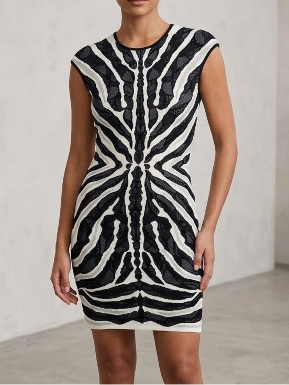 RVN Black White Jacquard Reptile Knit Bodycon Dress Large Neiman Marcus